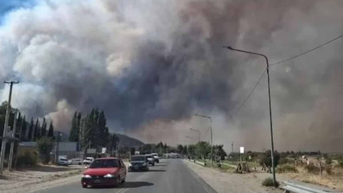 Incendios en El Bolsón: el fuego está fuera de control y avanza hacia la ciudad (Foto: archivo)