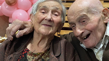 Ella cumplió 100 años pero él ya tiene 101: 70 kilos de asado, limoncello y tiramisú