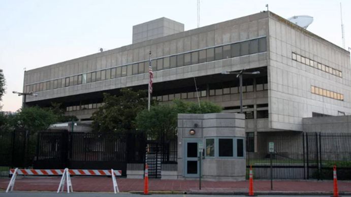 Alerta | PFA activó un protocolo antiterrorista en la entrada de la Embajada de Estados Unidos en Argentina