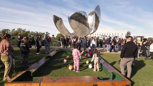 La Ciudad celebra el Día del Niño en la Floralis: show de Topa, cine al aire libre y muchas actividades