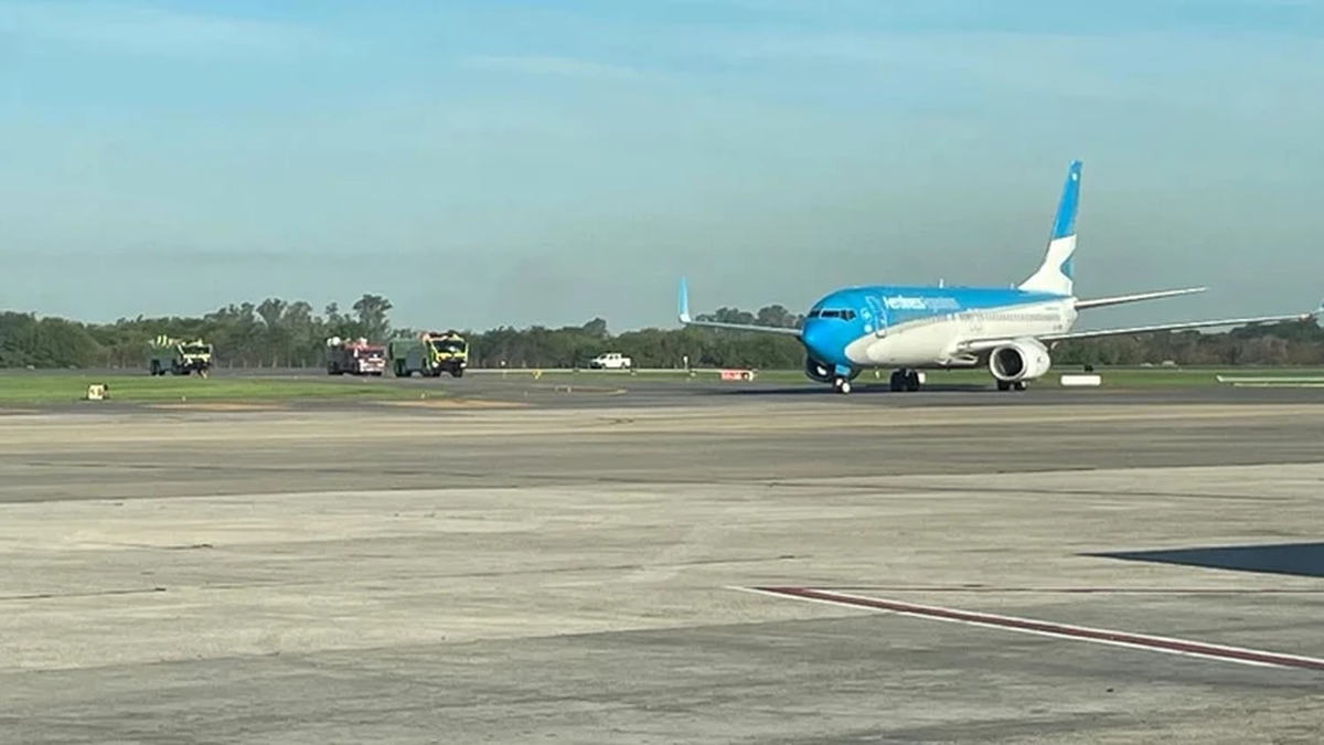 Un avión de Aerolíneas sufrió un desperfecto en pleno vuelo y aterrizó de emergencia en Ezeiza.&nbsp;