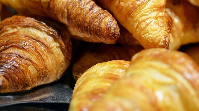 Sabor y suavidad: cómo preparar medialunas de manteca