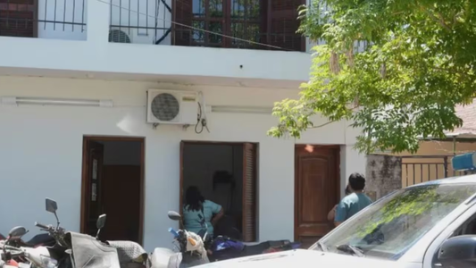 Nene de 3 años apuñaló a su hermanita de 4 mientras su mamá dormía la siesta