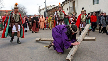 Murió durante la recreación del Vía Crucis y nadie le creyó