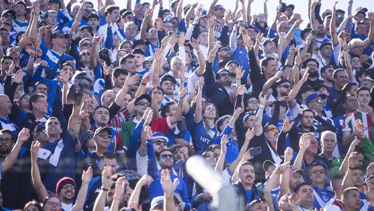 Los hinchas de Vélez agotaron los aéreos para ir a Santiago del Estero: ¿cómo viajará Estudiantes?