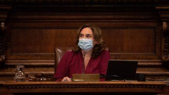 Abandonar Twitter para hacer buena política y ser cada vez mejor persona: las razones de la alcaldesa de Barcelona para cerrar su cuenta