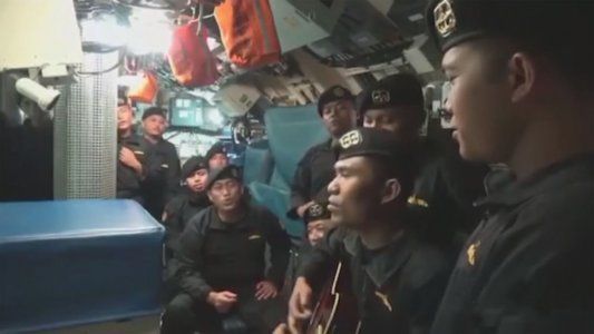 Indonesia: conmovedor video de los tripulantes del submarino