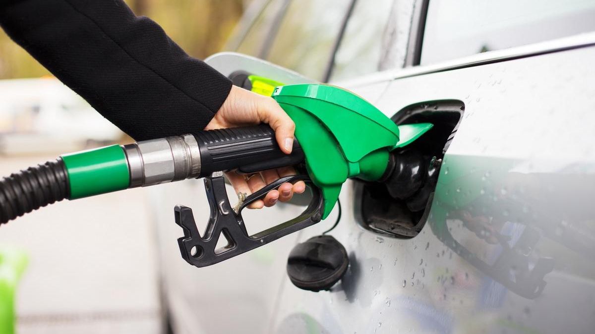 No habrá aumento en el precio de los combustibles hasta marzo 2022 (Foto: Telam).     