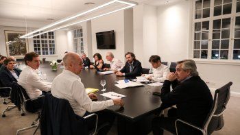 Villas, transporte y unidad: los tres temas que se hablaron en la cumbre de Olivos para definir el futuro de la cuarentena