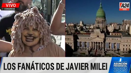 Del rey león al cantante libertario, los simpatizantes de Milei en el Congreso