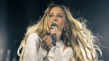 Un experto en lenguaje corporal analizó los gestos de Tini Stoessel en el show y detectó algo clave