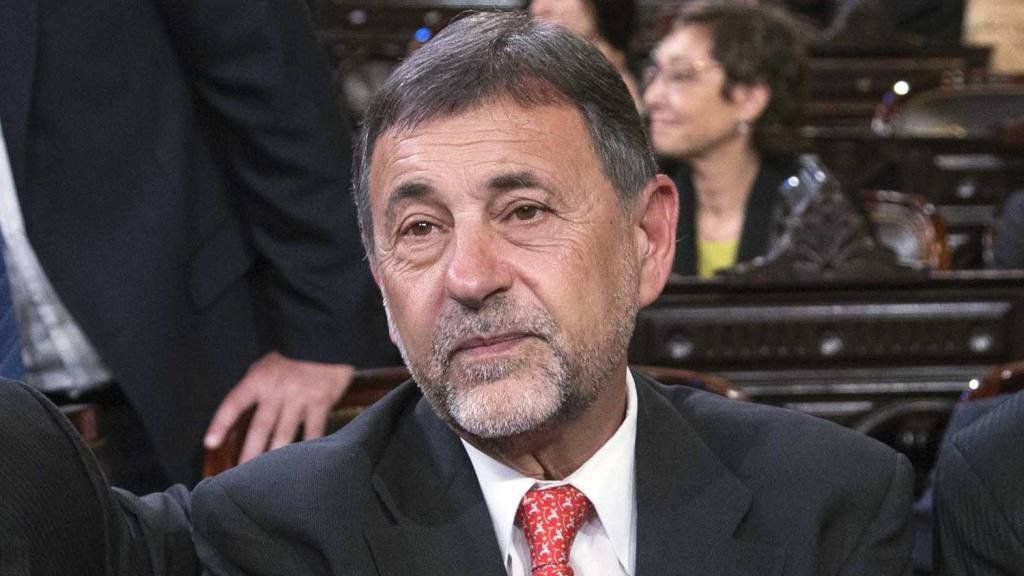 Para lograr la unidad en el Senado, Alberto le ofreció un cargo en el futuro Gabinete a Carlos Caserio