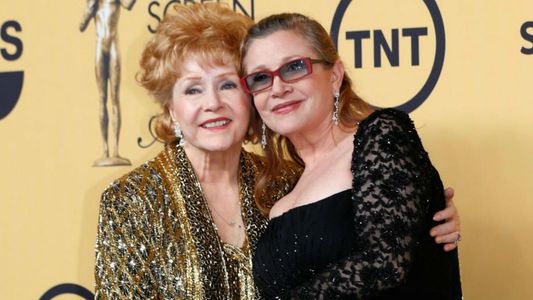 Murió la actriz Debbie Reynolds, madre de Carrie Fisher