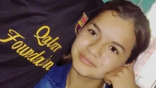 Una adolescente de 16 años desapareció con su novio de 17: la madre pide ayuda de manera urgente