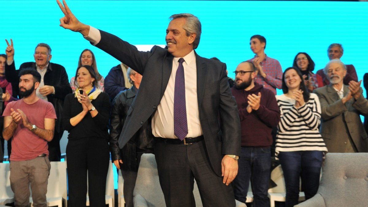 Qué dice la carta de apoyo a Alberto Fernández firmada por el Indio Solari, Horacio Verbitsky, Dady Brieva, Nancy Dupláa, Zaffaroni y Víctor Hugo Morales