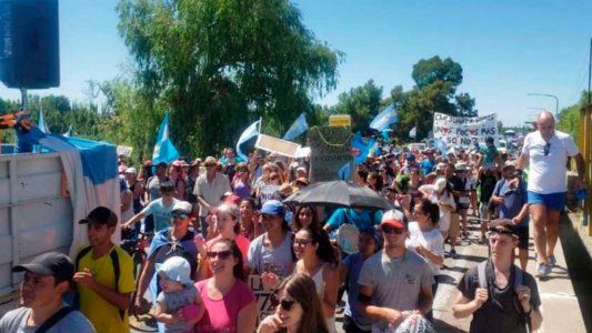 Mendoza: masivas marchas por la modificación de la ley minera que permite el uso de químicos