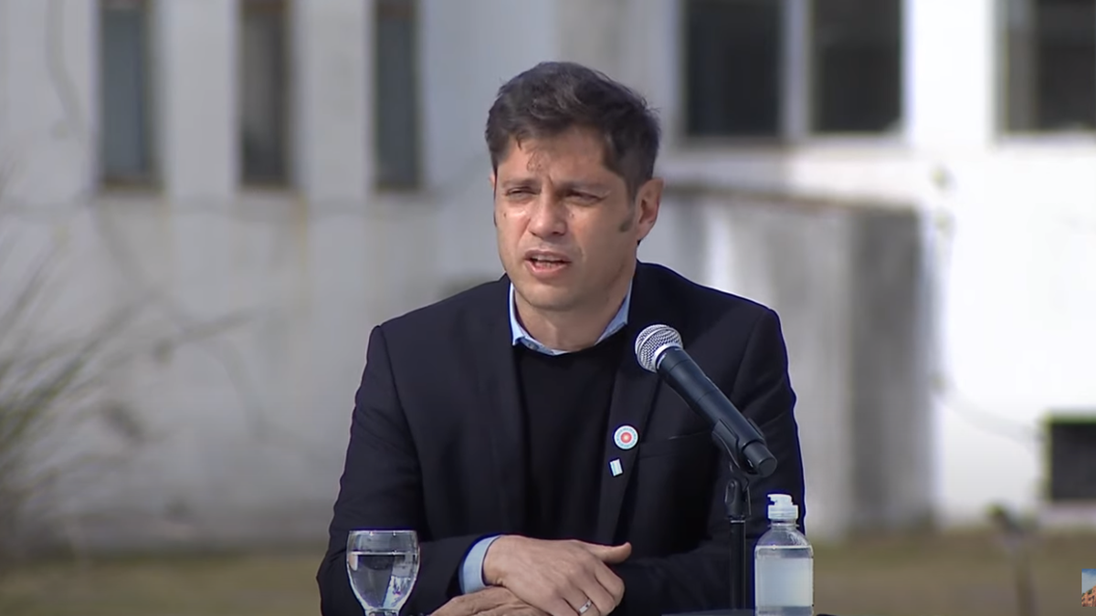 El Gobernador de la Provincia de Buenos Aires, Axel Kicillof, en el acto en Florencio Varela (Foto: Captura de YouTube).  
