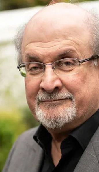 Irán negó estar implicado en el ataque a Salman Rushdie y acusó al escritor de insultar al Islam