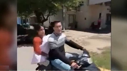 Chaco: violenta discusión entre el conductor de un auto y un hombre que iba en moto con un bebé
