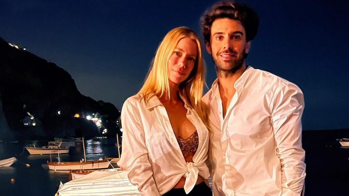 Nicole Neumann y Manu Urcera en Amalfi.jpg