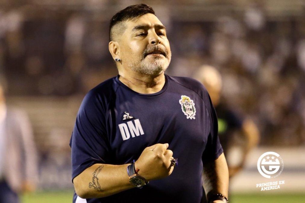 Maradona calienta la previa ante Boca: ¿Quién te pidió una plaqueta, Ameal? ¿Sabés dónde te la podés meter?
