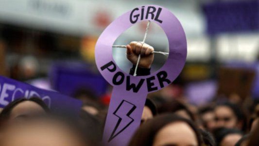 Día de la Mujer: ¿Por qué el feminismo se representa por el color morado?
