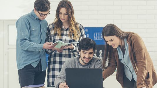 Empleo: baja la satisfacción laboral de los argentinos y casi 70% busca un cambio