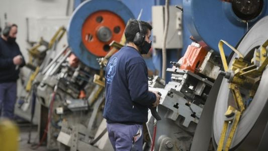 La actividad económica se recuperó en abril y sumó 14 meses de crecimiento interanual