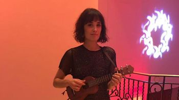 Covers y temas propios: Florencia Torrente cantó en vivo en Punta del Este