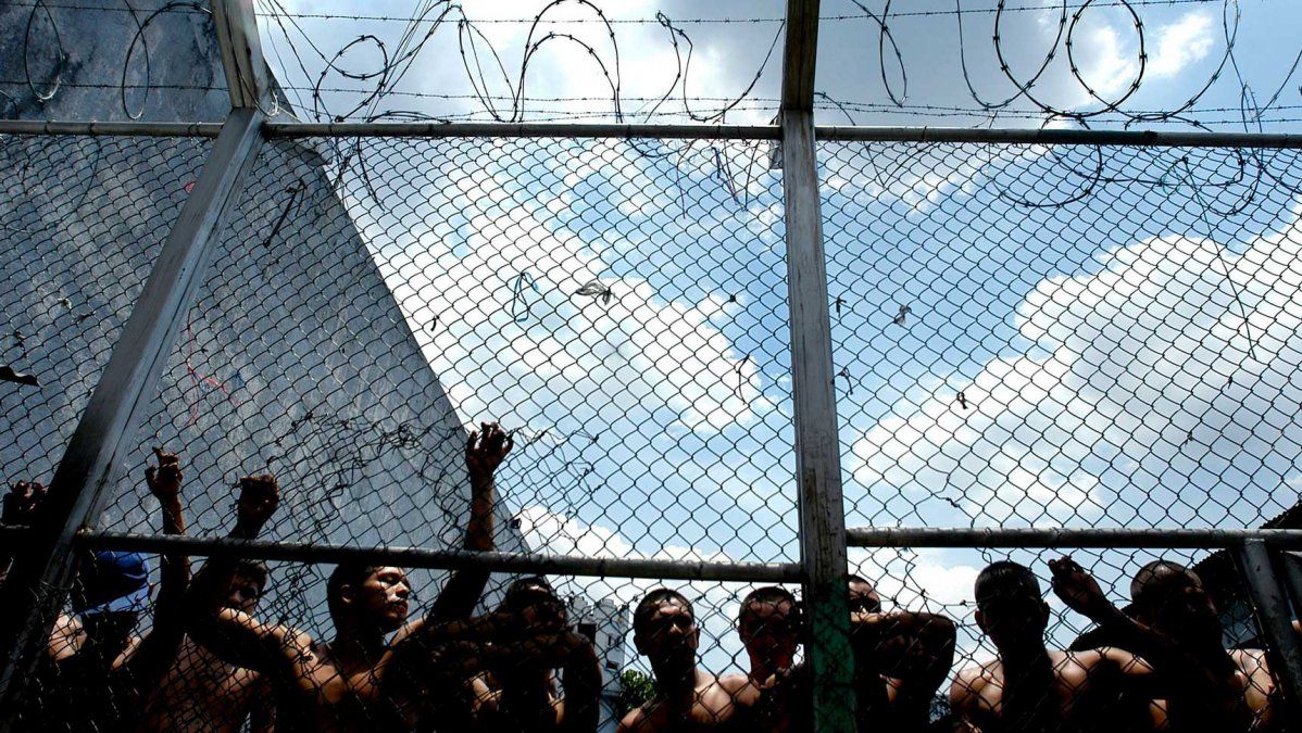 Serán enviados a sus países los presos extranjeros que tengan la mitad de la condena cumplida