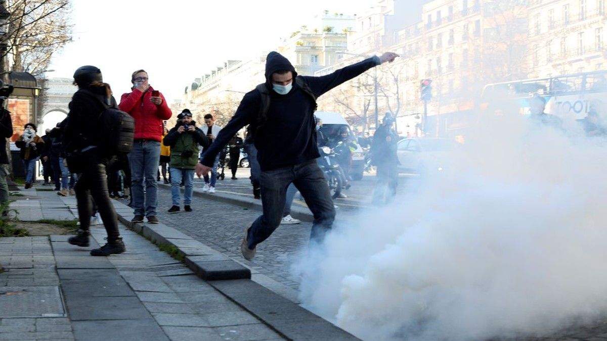 Los manifestantes exigen la retirada del certificado de vacunación.&nbsp;