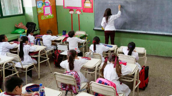 El Gobierno estableció un nuevo salario mínimo para los docentes a nivel nacional