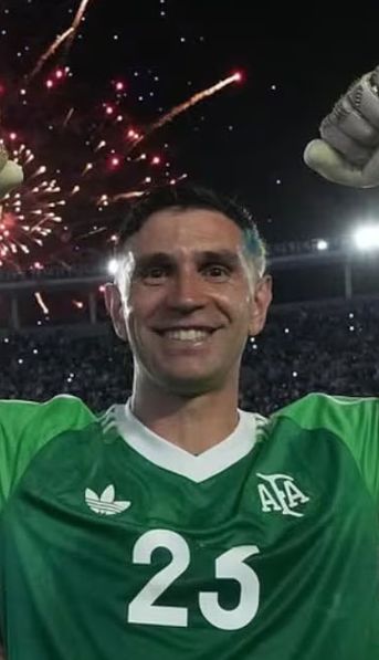Dibu Martínez hizo jueguitos ante Brasil y habló del enojo de Scaloni: Este es medio...