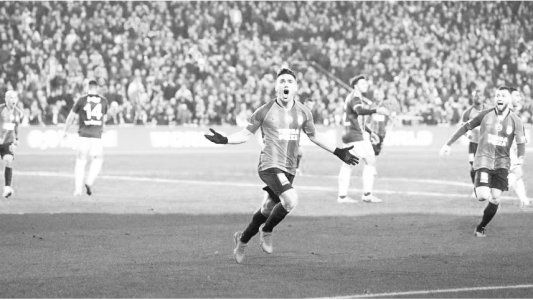 Falcao criticó con dureza la prohibición de los abrazos en los festejos tras la vuelta de la Bundesliga