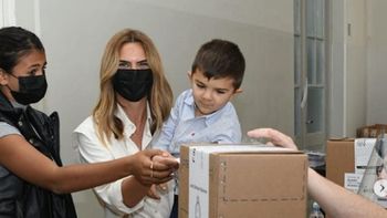 Amalia Granata fue a votar con su hijo Roque y recibió críticas