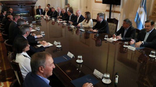 El Gobierno, en el riesgo de volver a caer en la trampa del peronismo que dice una cosa y hace otra