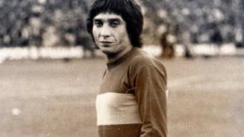 Murió Carlos Loco Salinas: la leyenda que jugó en River y Boca e influyó en la llegada de Maradona al Xeneize