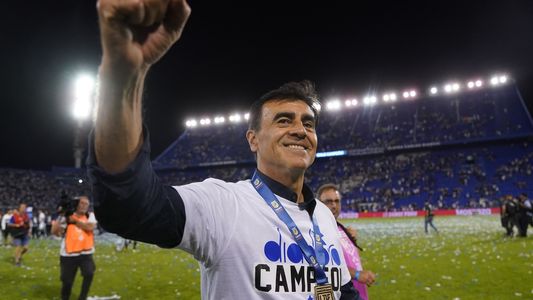 Sorpresa en Vélez: después del título en la Liga Profesional, se va el DT Gustavo Quinteros