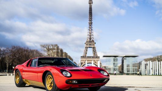 El Lamborghini Miura SV cumple 50 años