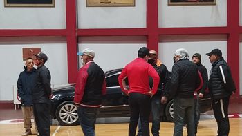 Independiente y una Asamblea que terminó con incidentes: así se retiró Hugo Moyano