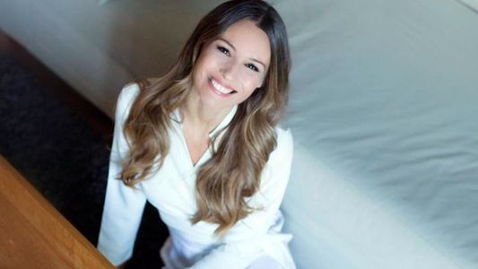 Pampita, disconforme por su lugar en la foto del Súper Bailando: Nos bancamos el piso duro