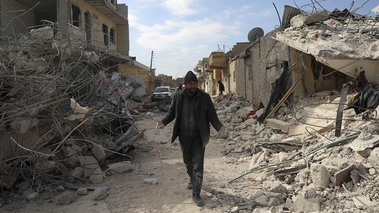 Video | Turquía, otra vez bajo el temblor: un sismo de 5,6 grados hizo colapsar edificios