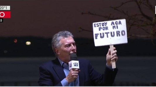 Macri promete extender a 20 días la licencia por paternidad