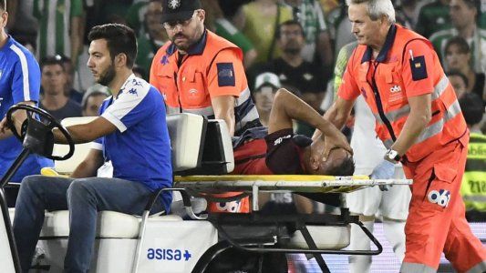 Mercado se fracturó el antebrazo en el clásico andaluz y se perderá los amistosos de la selección