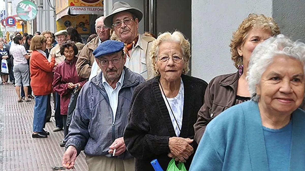 Cuánto aumentarán las jubilaciones y la AUH en junio tras conocerse el dato de la inflación. (Foto: archivo)