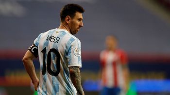 Preocupación: Messi viajará a Madrid para hacerse un tratamiento específico en la rodilla