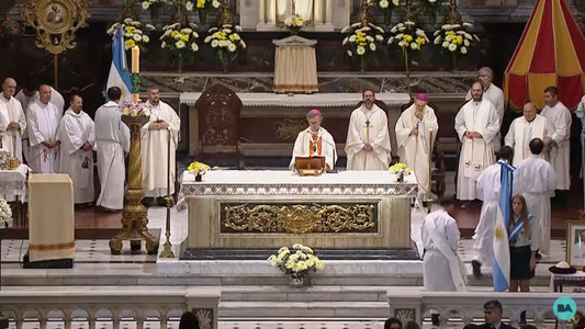 Misa por el Papa Francisco: García Cuerva llamó a seguir los pasos del Santo Padre para hacer la revolución de la ternura