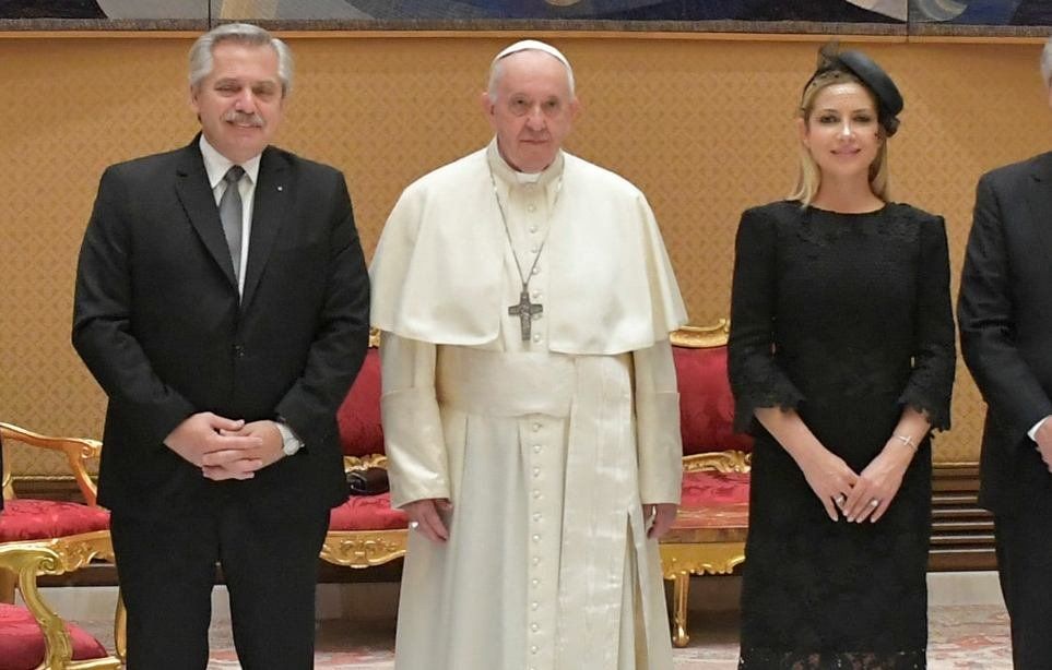 Alberto Fernández con el Papa Francisco. (Foto: Vaticano)