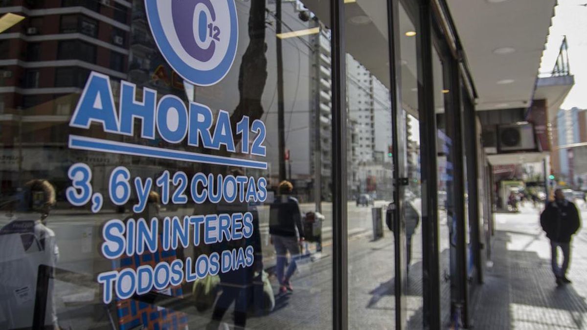 El programa Ahora 12 incorpora insumos para la salud (Telam).