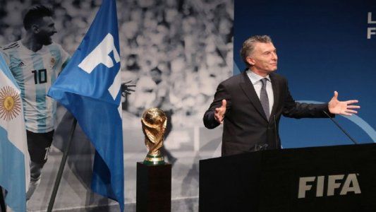 La FIFA premió a Macri por su aporte al fútbol